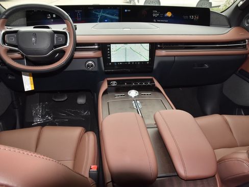 New 2026 Lincoln Navigator Reserve AWD/4WD image 17