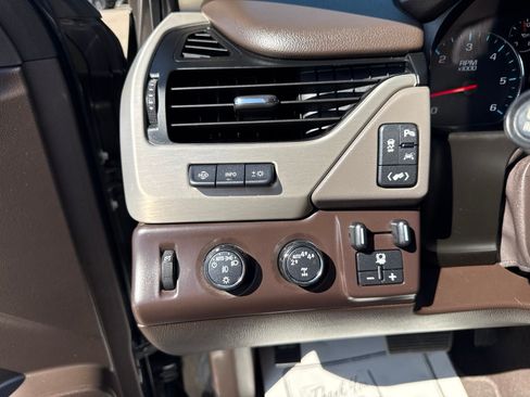 Used 2019 GMC Yukon XL Denali w/ Open Road Package AWD/4WD image 20