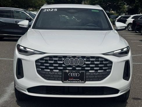 Used 2025 Audi Q5 Premium w/ Convenience Package AWD/4WD image 2