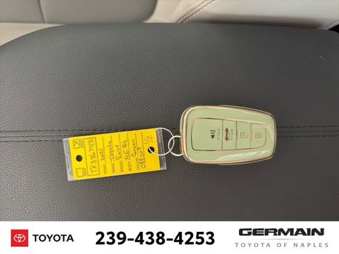 Used 2021 Toyota RAV4 XLE Premium image 22