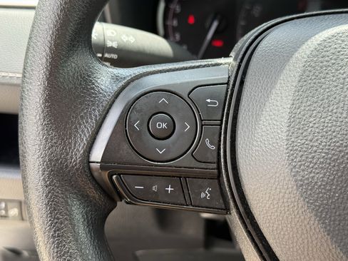 Used 2025 Toyota RAV4 XLE image 17