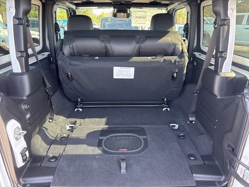 New 2026 Jeep Wrangler Rubicon image 9
