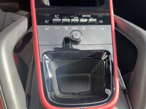 Used 2024 Porsche Cayenne image 14