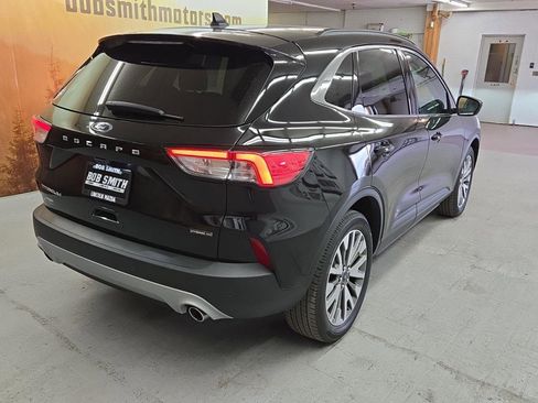 Used 2022 Ford Escape Titanium image 21