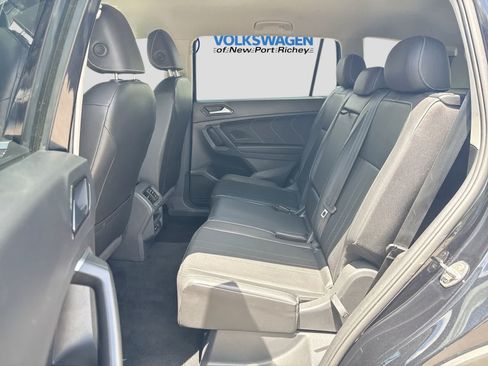 Used 2022 Volkswagen Tiguan SE FWD image 25