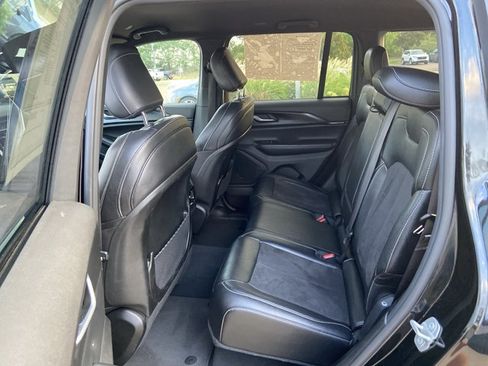 Used 2024 Jeep Grand Cherokee Altitude RWD image 48