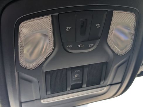 Used 2020 RAM 1500 Big Horn AWD/4WD image 25