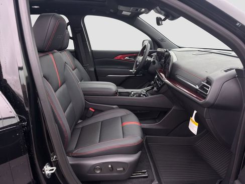 New 2026 Chevrolet Traverse RS w/ LPO, Floor Liner Package FWD image 26