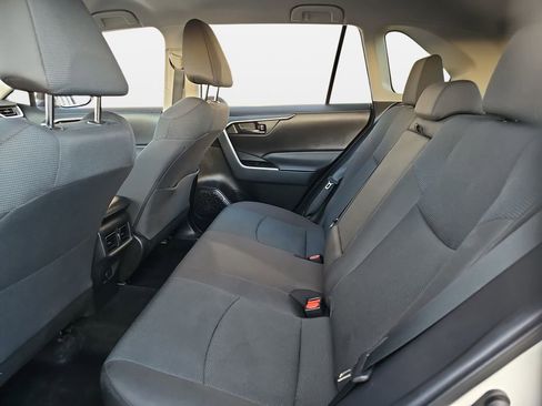 Certified 2022 Toyota RAV4 LE FWD image 19