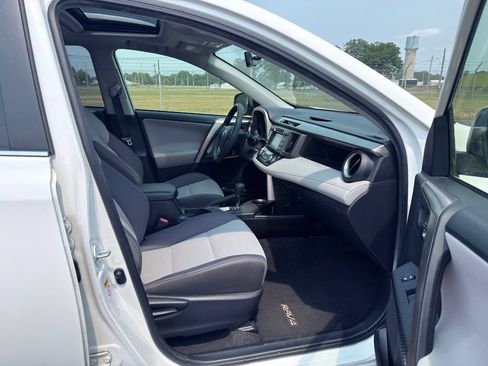 Used 2014 Toyota RAV4 XLE AWD/4WD image 32