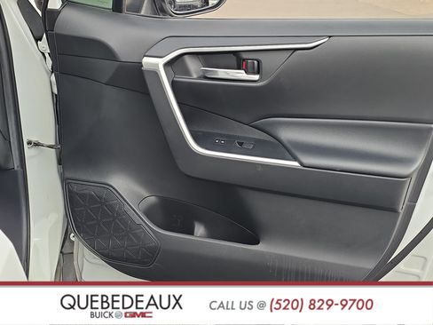Used 2020 Toyota RAV4 XLE FWD image 25