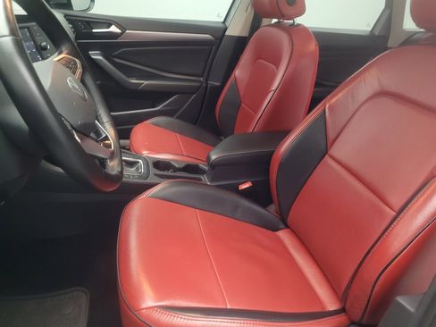 Used 2022 Volkswagen Jetta SE w/ Panoramic Sunroof Package FWD image 17