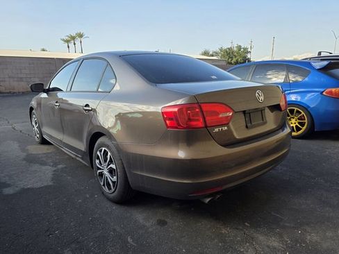 Used 2014 Volkswagen Jetta S image 3