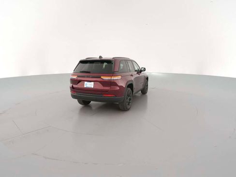 New 2025 Jeep Grand Cherokee Altitude image 11