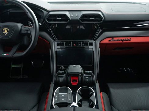 Used 2023 Lamborghini Urus S image 32