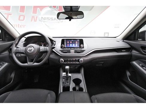 Used 2024 Nissan Altima 2.5 S image 7