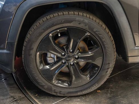 Used 2020 Jeep Compass Latitude image 11