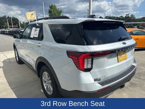 Certified 2026 Ford Explorer Active w/ Active Comfort Package RWD image 4