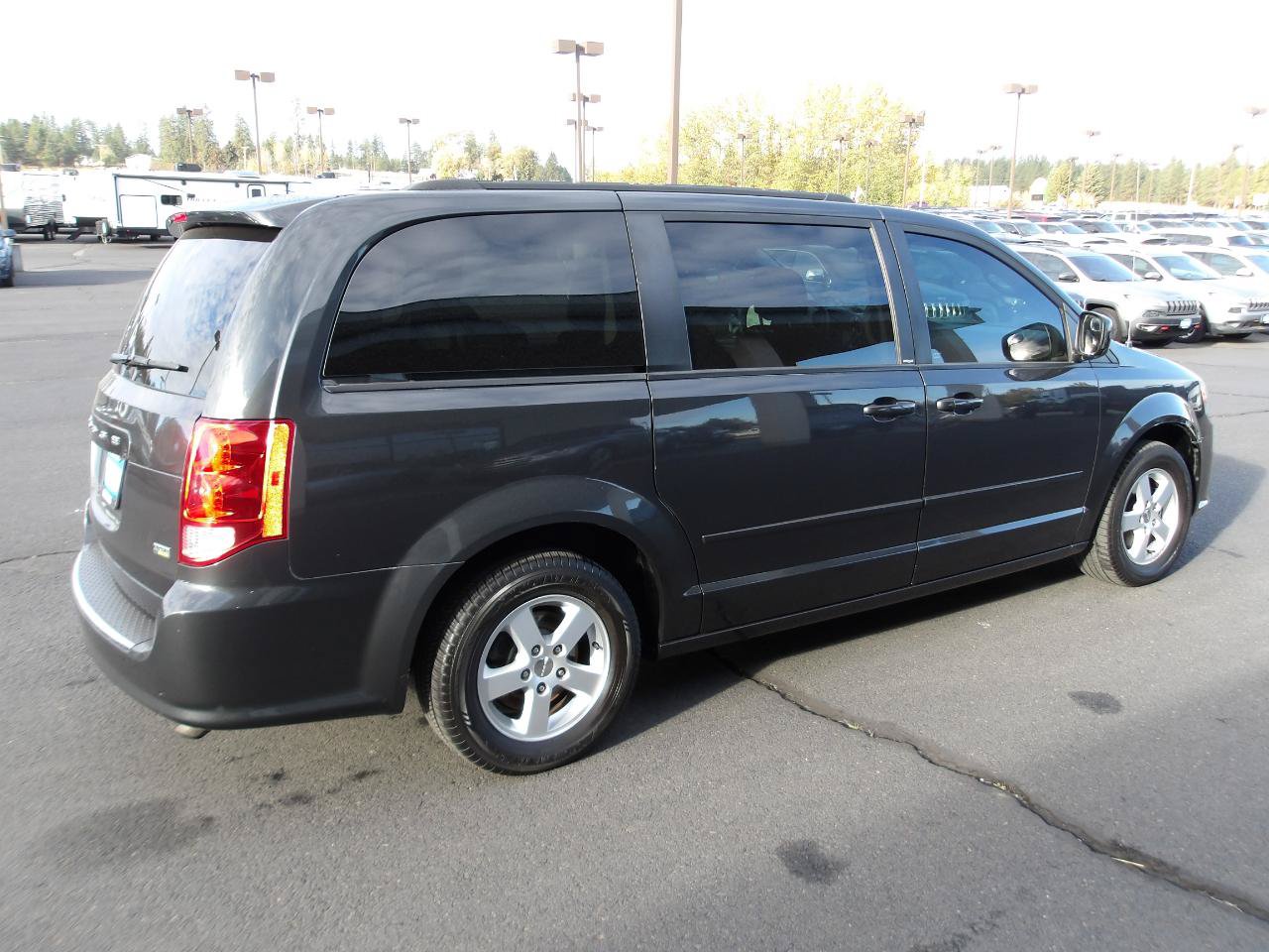 Used 2012 Dodge Grand Caravan SXT FWD image 5