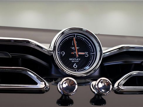 New 2025 Bentley Bentayga image 24