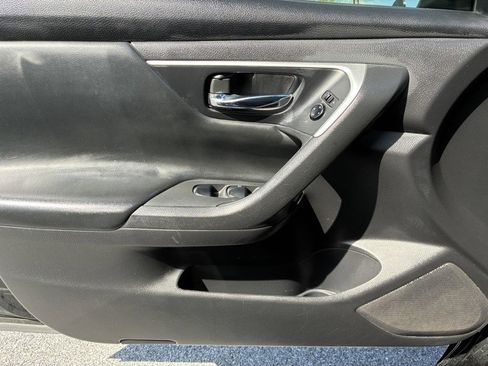 Used 2016 Nissan Altima 2.5 S w/ Power Driver Seat Package FWD image 14