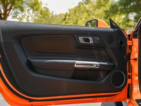 Used 2018 Ford Mustang GT Premium w/ Equipment Group 401A RWD image 31