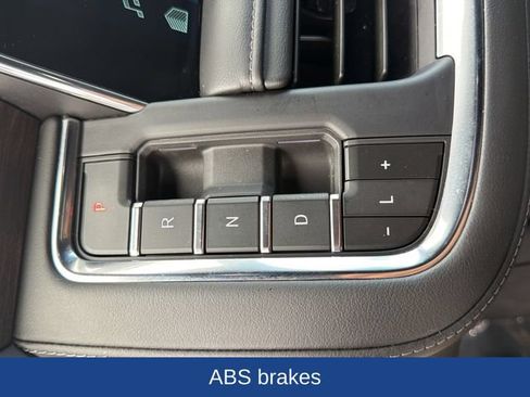 Used 2024 Chevrolet Tahoe LT AWD/4WD image 24
