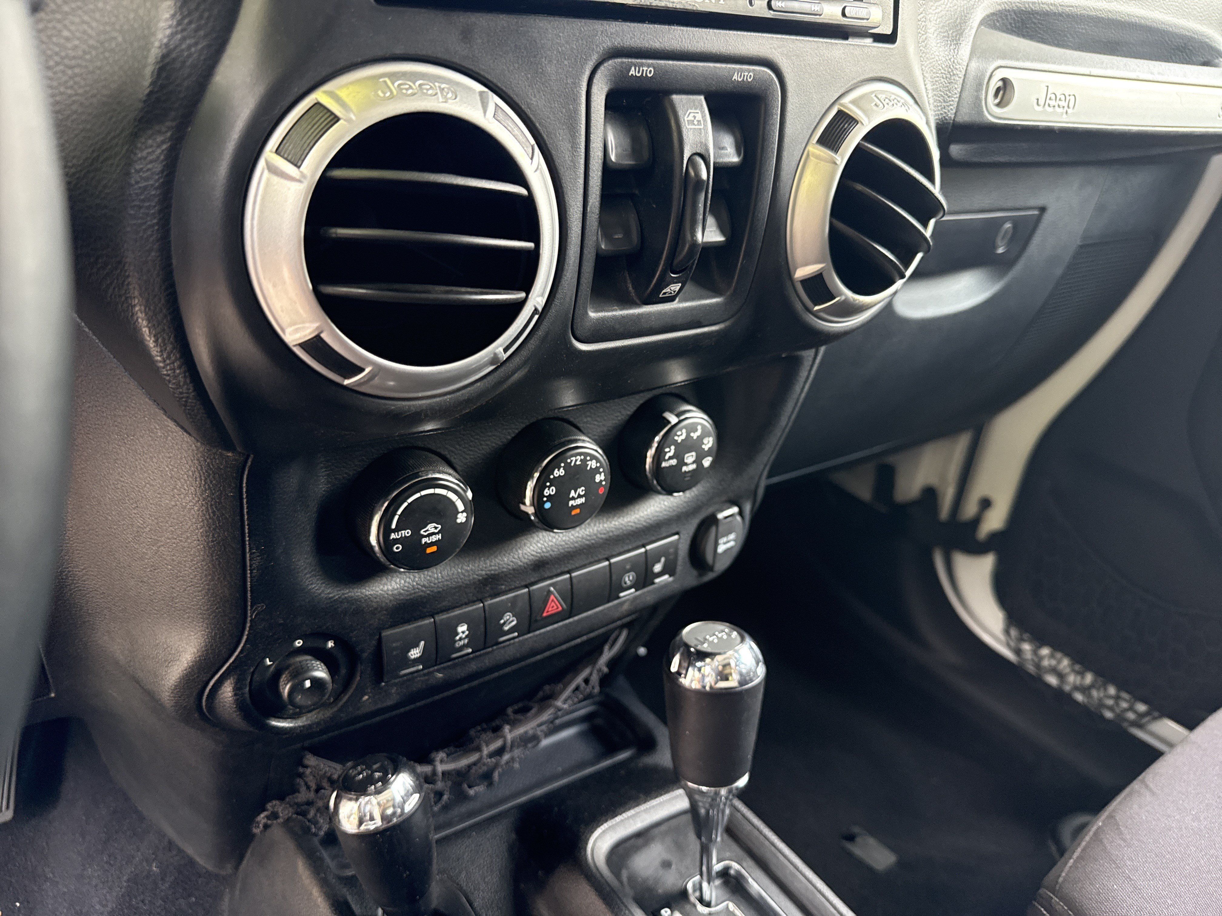 Used 2013 Jeep Wrangler Unlimited Sahara w/ Dual Top Group AWD/4WD image 31