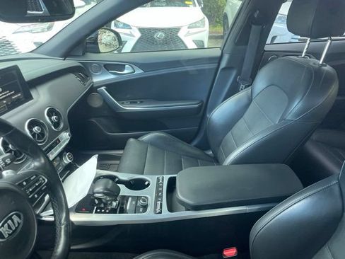 Used 2019 Kia Stinger GT2 AWD/4WD image 9