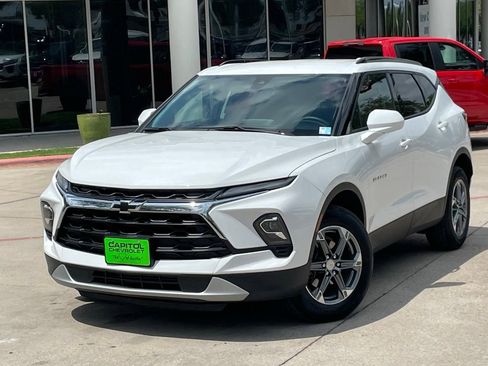Used 2024 Chevrolet Blazer LT w/ Convenience Package FWD image 9
