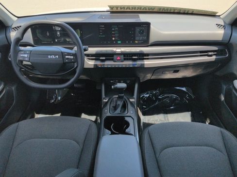 Used 2025 Kia K4 FWD image 15
