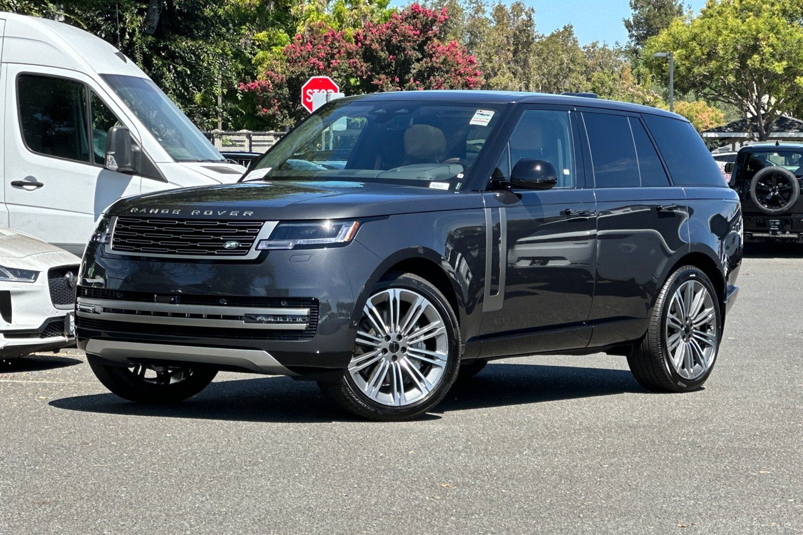 New 2026 Land Rover Range Rover SE AWD/4WD image 1