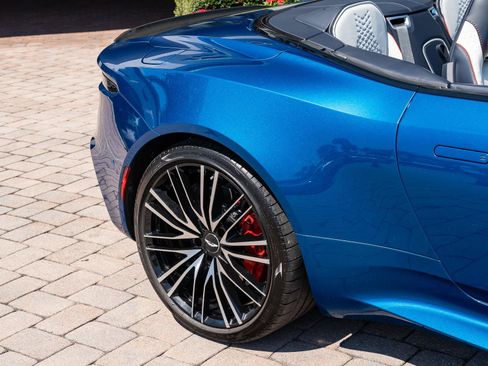 Used 2022 Aston Martin DBS Superleggera Volante RWD image 12