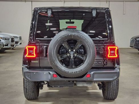 Used 2020 Jeep Wrangler Unlimited Sahara image 10