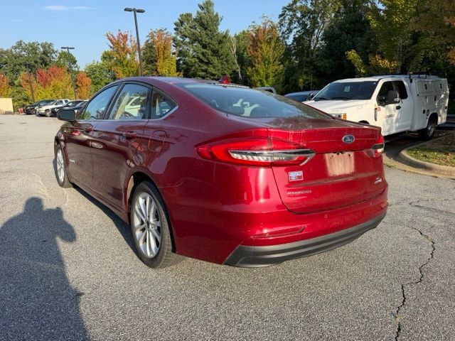 Used 2019 Ford Fusion SE FWD image 3