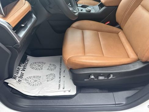 Certified 2024 Cadillac XT4 Premium Luxury AWD/4WD image 17