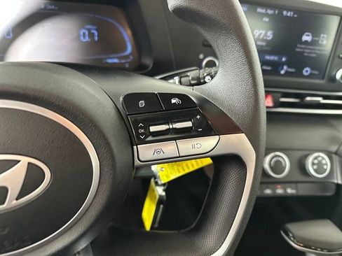 Certified 2024 Hyundai Elantra SE image 16