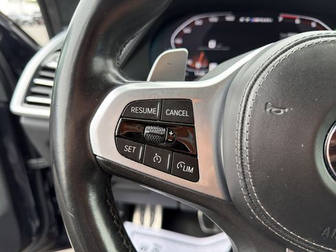 Used 2022 BMW X7 M50i w/ Cold Weather Package image 12