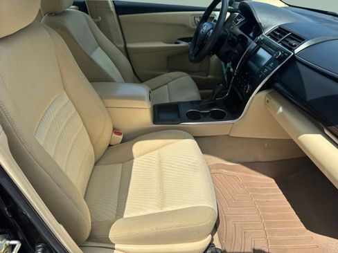 Used 2016 Toyota Camry LE FWD image 34