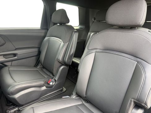 New 2027 Kia Telluride S image 14