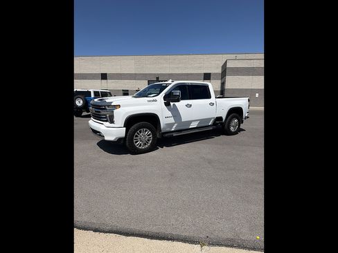 Used 2023 Chevrolet Silverado 2500 High Country w/ Z71 Off-Road Package AWD/4WD image 2