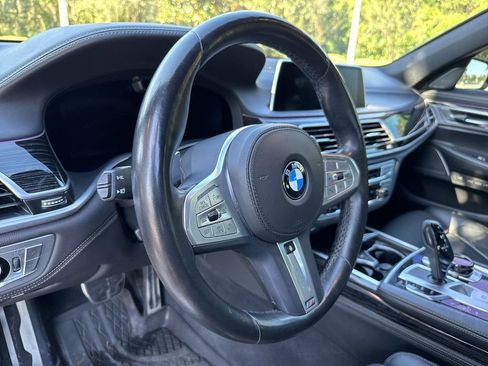 Used 2022 BMW 750i xDrive w/ Luxury Rear Seating Package image 20
