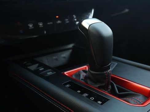 New 2025 Nissan Kicks SR image 31