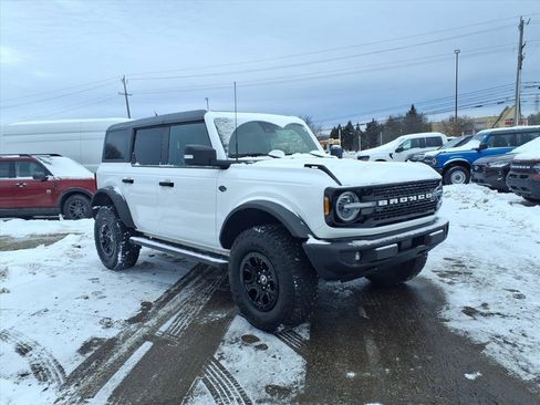 Used 2022 Ford Bronco Wildtrak image 3
