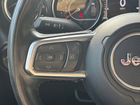 Used 2021 Jeep Wrangler Unlimited Sahara image 43