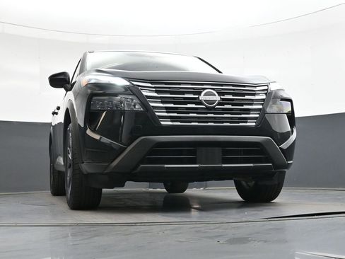 Used 2025 Nissan Rogue SV image 45