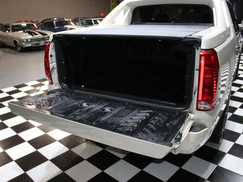 Used 2007 Cadillac Escalade EXT w/ Information Package AWD/4WD image 5