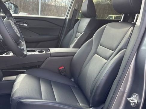 Certified 2024 Nissan Rogue SV w/ SV Premium Package image 9