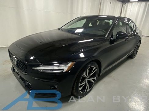 Used 2023 Volvo S60 B5 Core w/ Climate Package image 1