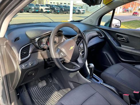 Used 2020 Chevrolet Trax LT AWD/4WD image 8